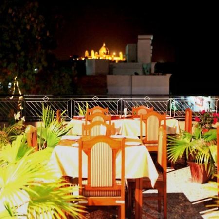 Hotel Sandhu Palace Джодхпур Экстерьер фото